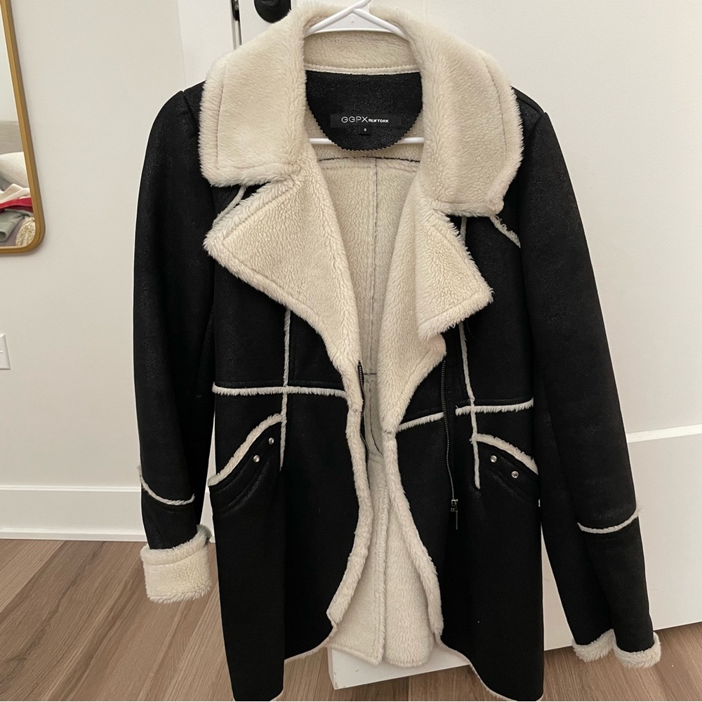 Vintage suede and sherpa style jacket! Great condition!